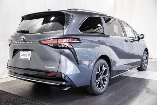2025 Toyota Sienna Platinum 7 Passenger