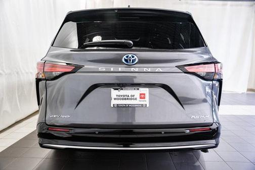 2025 Toyota Sienna Platinum 7 Passenger