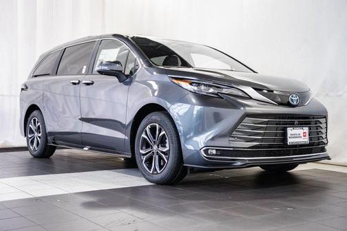2025 Toyota Sienna Platinum 7 Passenger