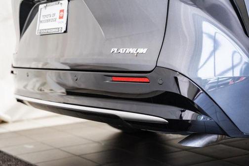 2025 Toyota Sienna Platinum 7 Passenger