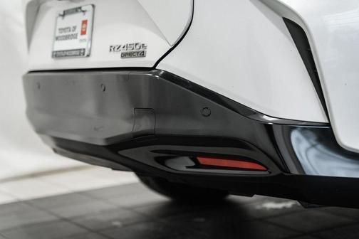 2023 Lexus RZ 450e Premium