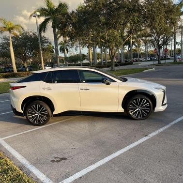 2023 Lexus RZ 450e Premium