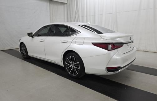 Eminent White Pearl 2025 Lexus ES 300h Base