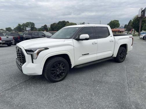 2022 Toyota Tundra SR5