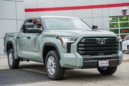 Lunar 2026 Toyota Tundra SR5