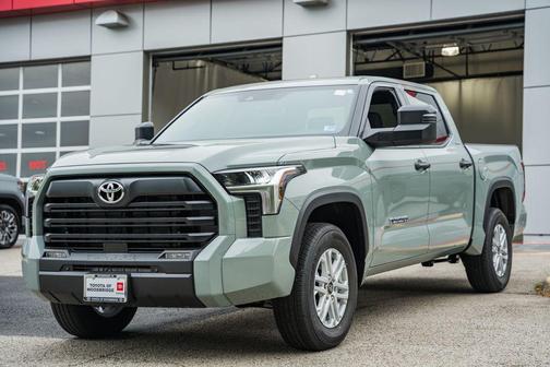 Lunar 2026 Toyota Tundra SR5