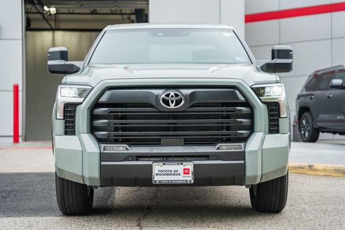 Lunar 2026 Toyota Tundra SR5