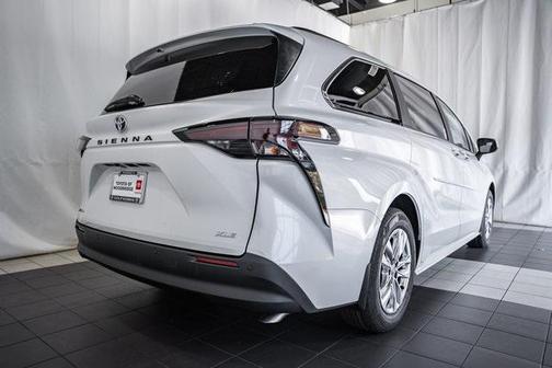 2025 Toyota Sienna XLE 7 Passenger