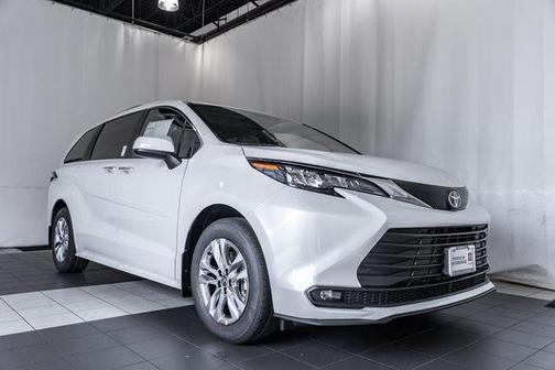 2025 Toyota Sienna XLE 7 Passenger