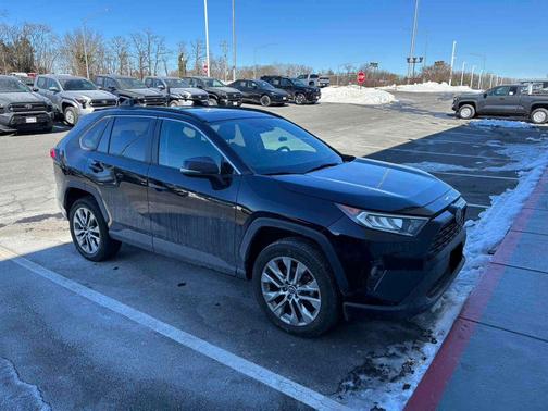 2020 Toyota RAV4 XLE Premium