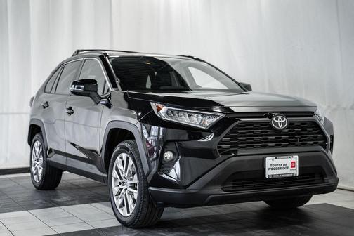 2020 Toyota RAV4 XLE Premium