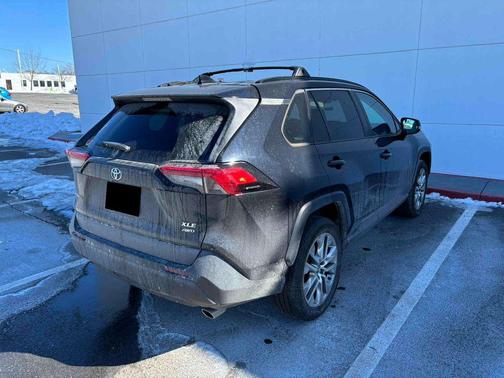 2020 Toyota RAV4 XLE Premium