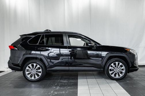 2020 Toyota RAV4 XLE Premium