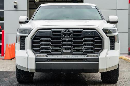 Ice Cap 2023 Toyota Tundra SR5