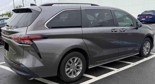Predawn Gray Mica 2021 Toyota Sienna XLE 8 Passenger