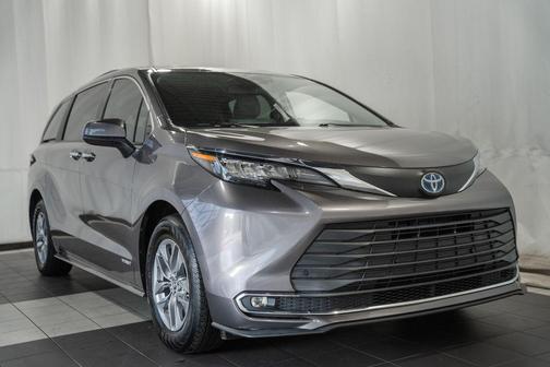 Predawn Gray Mica 2021 Toyota Sienna XLE 8 Passenger