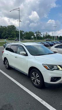 2017 Nissan Pathfinder SV