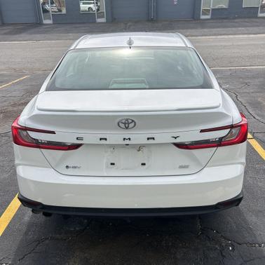 Ice 2025 Toyota Camry SE