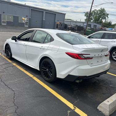 Ice 2025 Toyota Camry SE