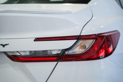 Ice 2025 Toyota Camry SE