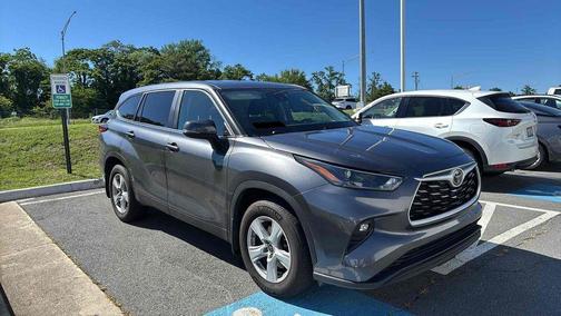 Magnetic Gray Metallic 2023 Toyota Highlander LE