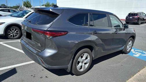 Magnetic Gray Metallic 2023 Toyota Highlander LE