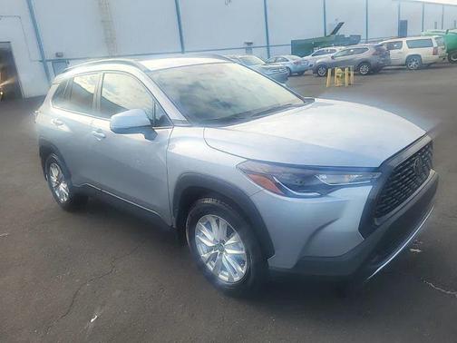 2024 Toyota Corolla Cross LE