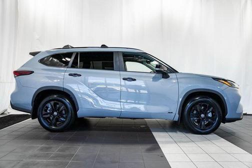 2024 Toyota Highlander Hybrid XLE