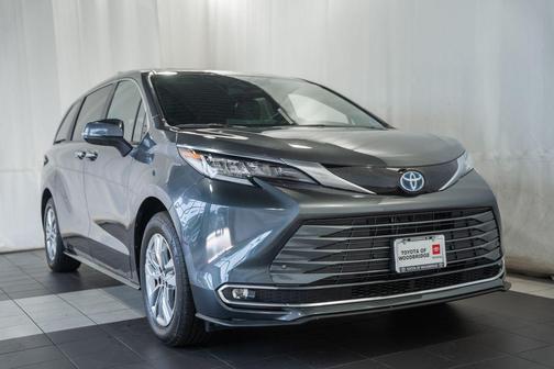Magnetic Gray Metallic 2025 Toyota Sienna Limited