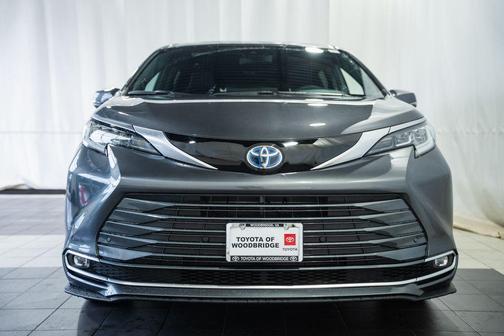 Magnetic Gray Metallic 2025 Toyota Sienna Limited