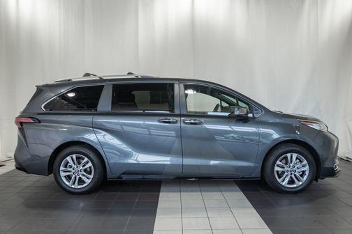 Magnetic Gray Metallic 2025 Toyota Sienna Limited