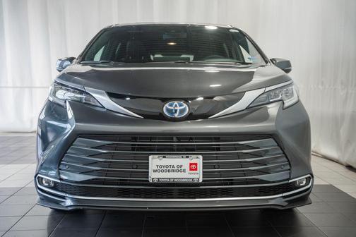 Magnetic Gray Metallic 2025 Toyota Sienna Limited