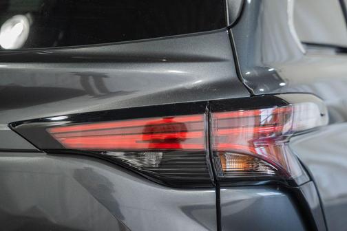Magnetic Gray Metallic 2025 Toyota Sienna Limited