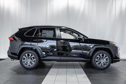 2025 Toyota RAV4 Hybrid XLE Premium