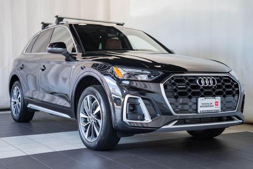 Mythos Black Metallic 2023 Audi Q5 45 S line Premium