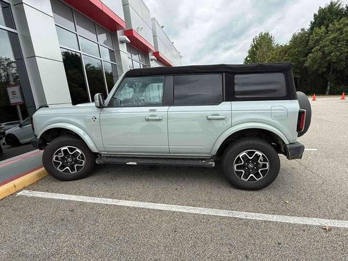 2022 Ford Bronco Outer Banks