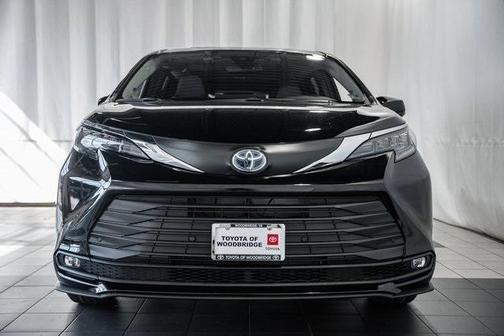 2025 Toyota Sienna XLE 7 Passenger