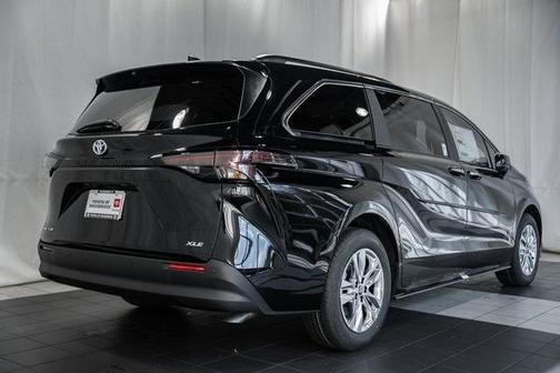 2025 Toyota Sienna XLE 7 Passenger