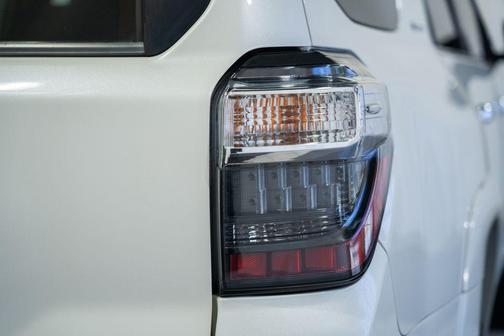 Blizzard Pearl 2018 Toyota 4Runner Limited