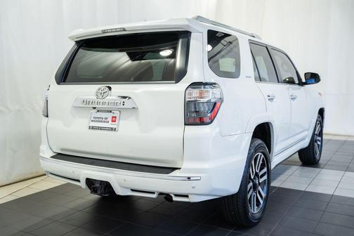 Blizzard Pearl 2018 Toyota 4Runner Limited