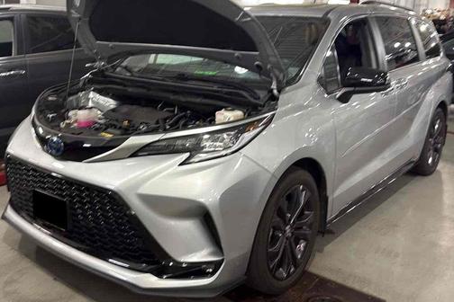 Celestial Silver Metallic 2023 Toyota Sienna XSE 7 Passenger
