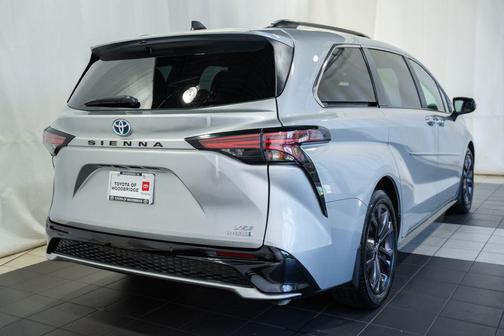 Celestial Silver Metallic 2023 Toyota Sienna XSE 7 Passenger