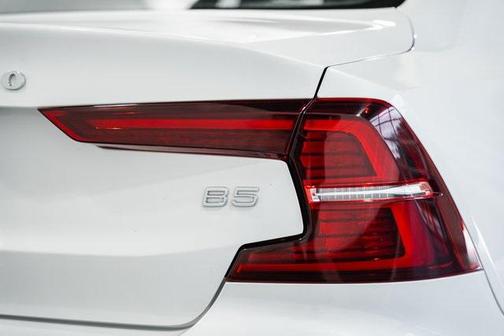 2024 Volvo S60 B5 Plus Dark Theme