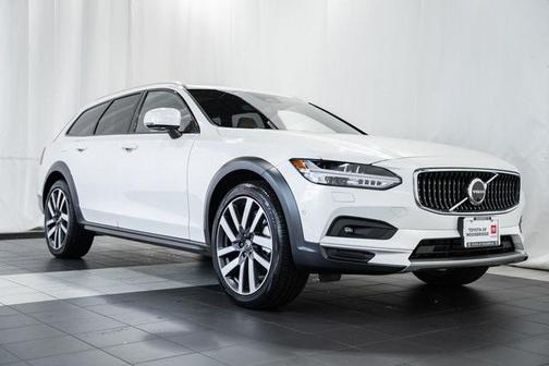 2023 Volvo V90 Cross Country B6 Ultimate