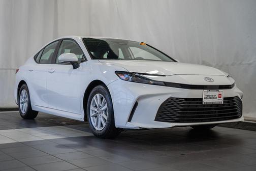 Ice 2025 Toyota Camry LE