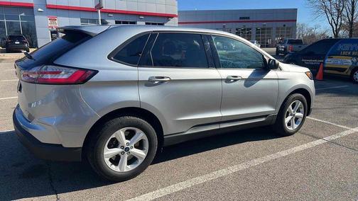 2022 Ford Edge SE