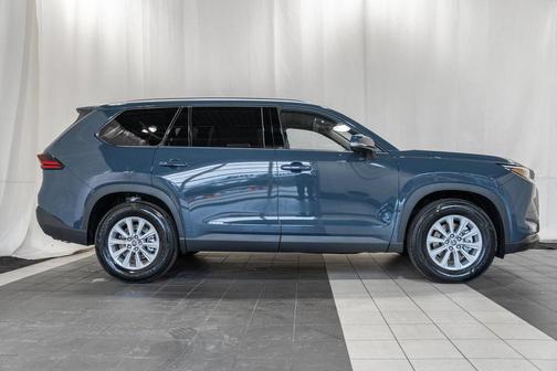 Cloud 2026 Toyota Grand Highlander XLE