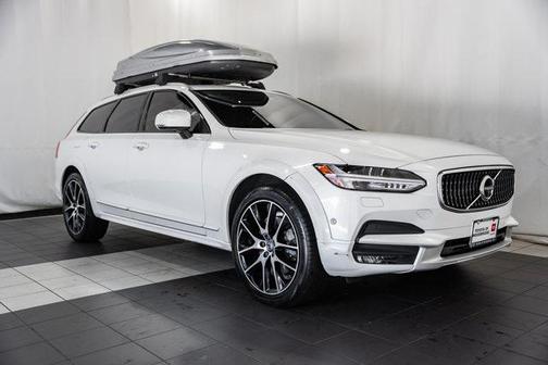 2018 Volvo V90 Cross Country T6