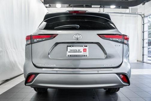 2025 Toyota Highlander Hybrid Platinum