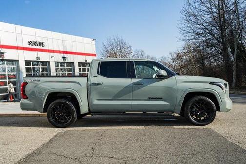 2022 Toyota Tundra SR5